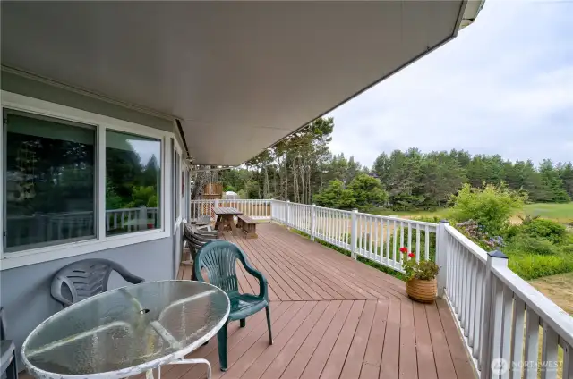 Ocean view wrap around deck