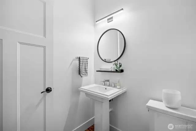 1/2 bath on mainlevel