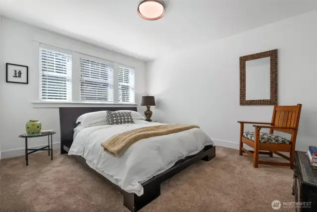 2nd bedroom