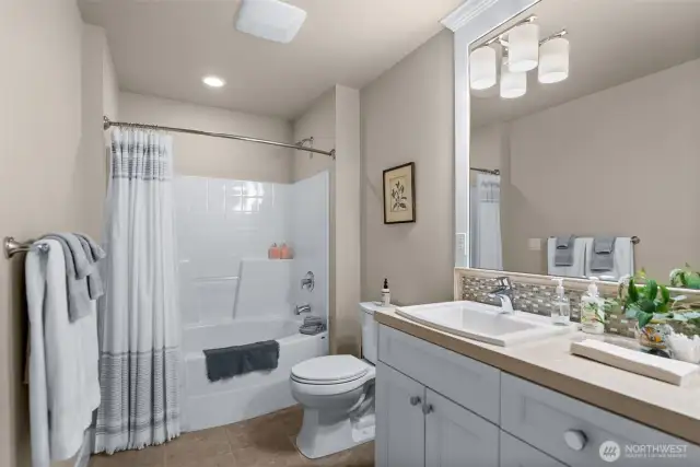 upstairs full bathroom
