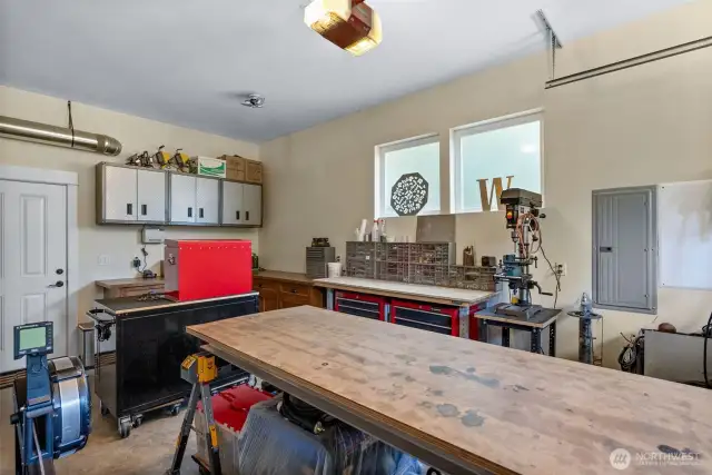 shop space in 3rd bay in garage