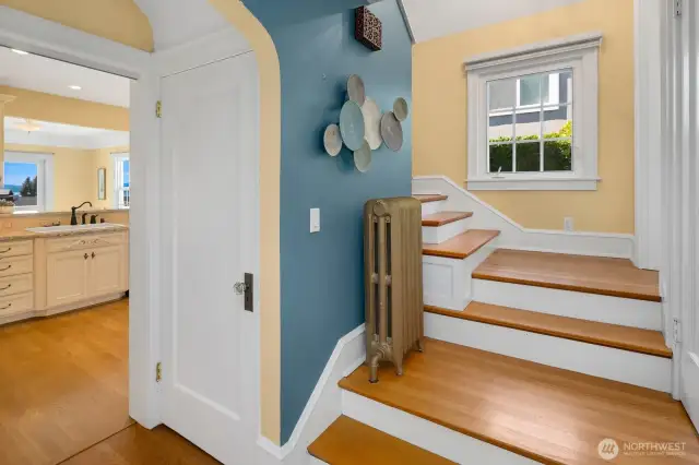 Entry ~ Circular floor plan on the main level