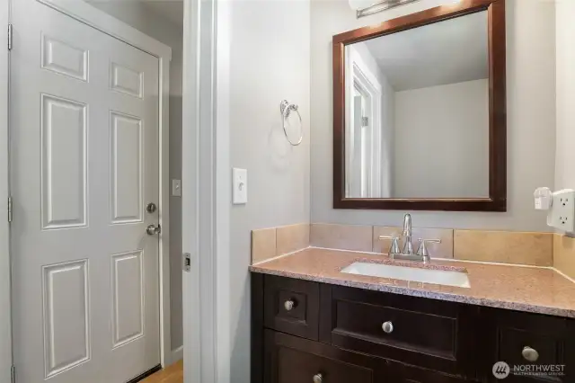 Guest Bath off kitchen
