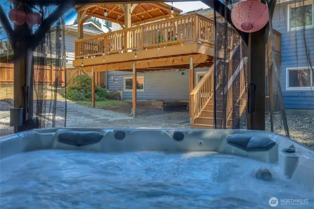hot tub stay with home