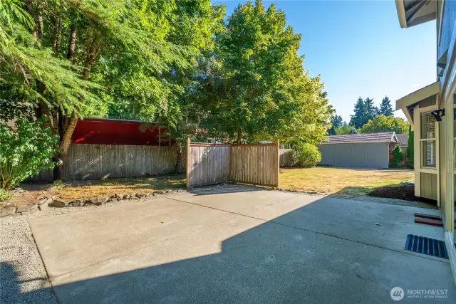 Patio is great for hosting and entertaining family and guests.