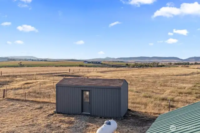 Storage Shed/ Mountain View
