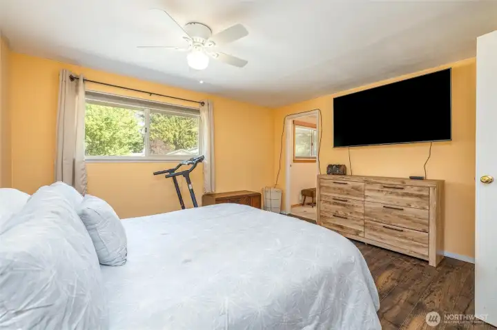 Primary bedroom to ensuite