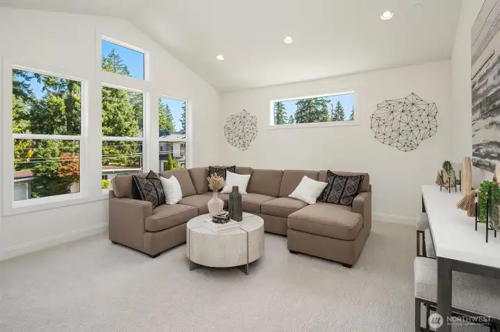 Flexible upper floor bonus room