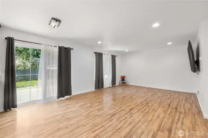Nice natural light and easy access to the backyard through the slider door on to the deck.