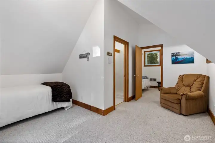 Additional space for additional beds or other furnishings