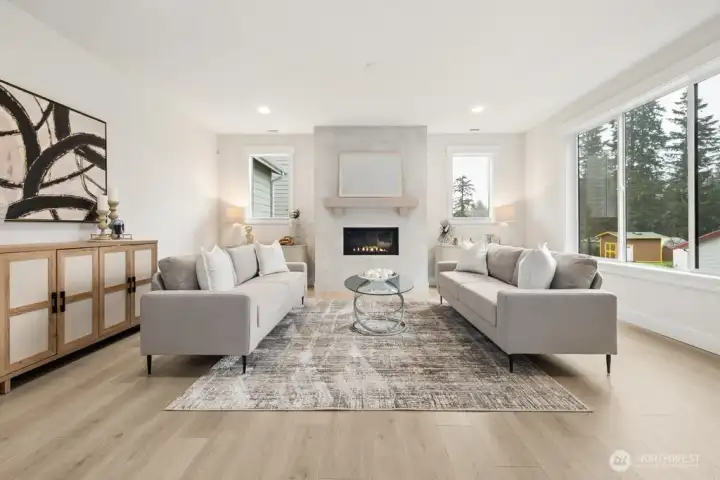 Fully tiled gas fireplace for chilly evenings.