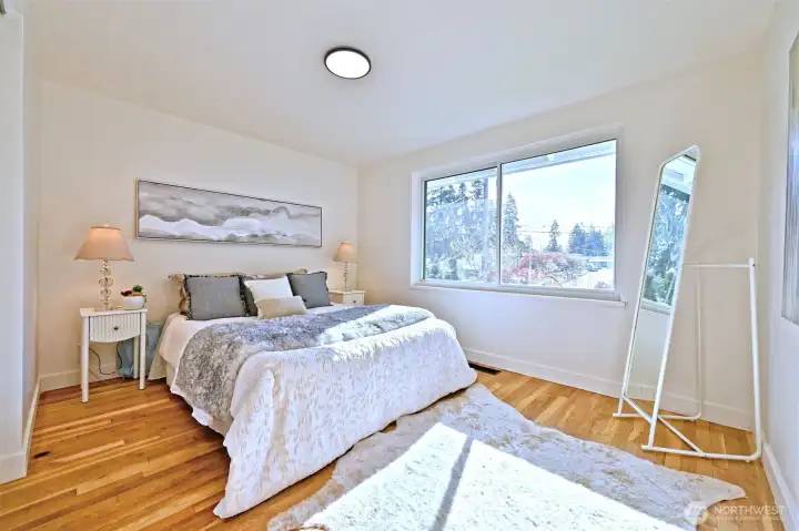 2nd bedroom - upstairs