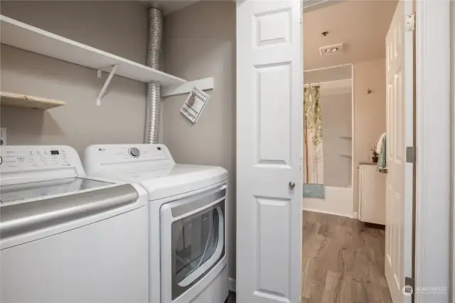 Full-size washer & dryer stay