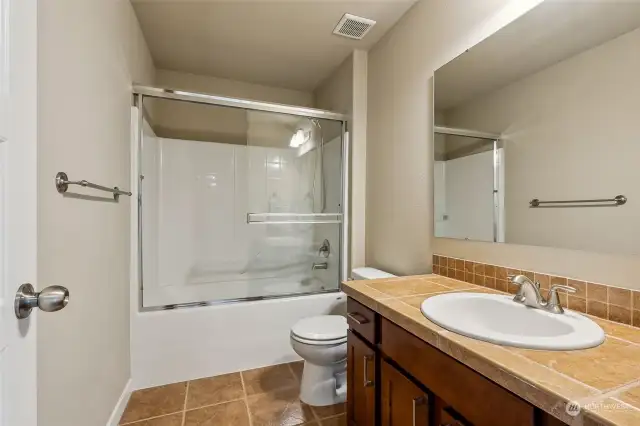 Upstairs Full Guest Bathroom