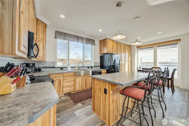 Tons of kitchen storage