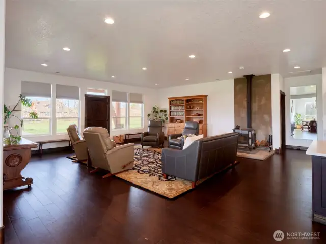 Foyer/Living Room