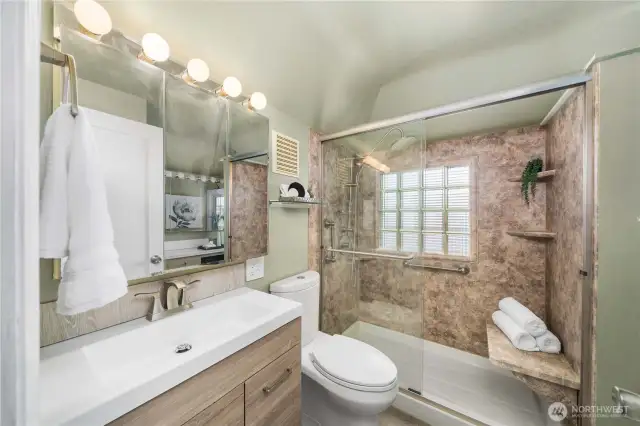 2nd floor bathroom