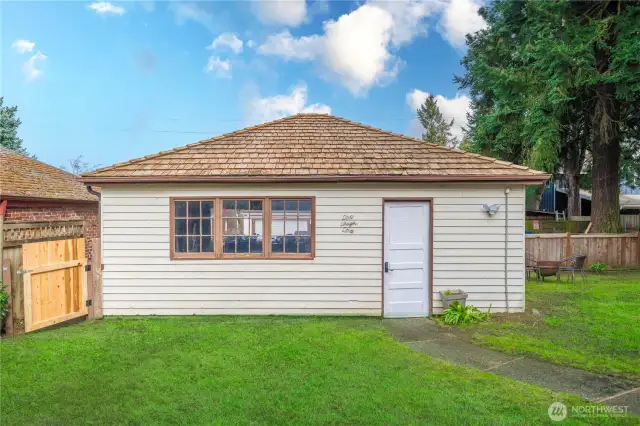 2 car detached garage