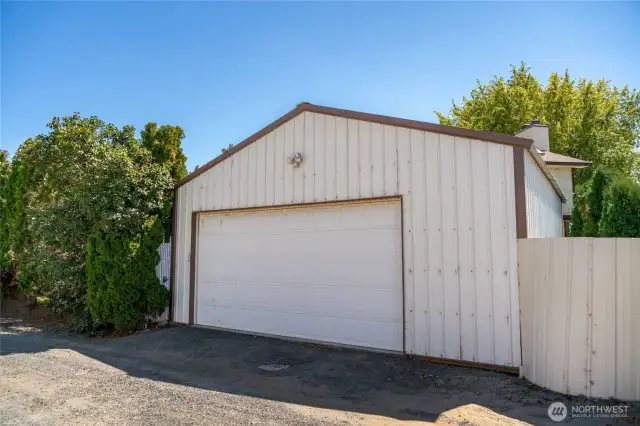 Garage/Shop