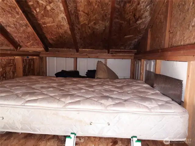 Cozy loft with room for large mattress