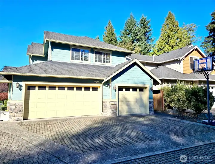 3 car attached garage Extra parking  for RV or Boat