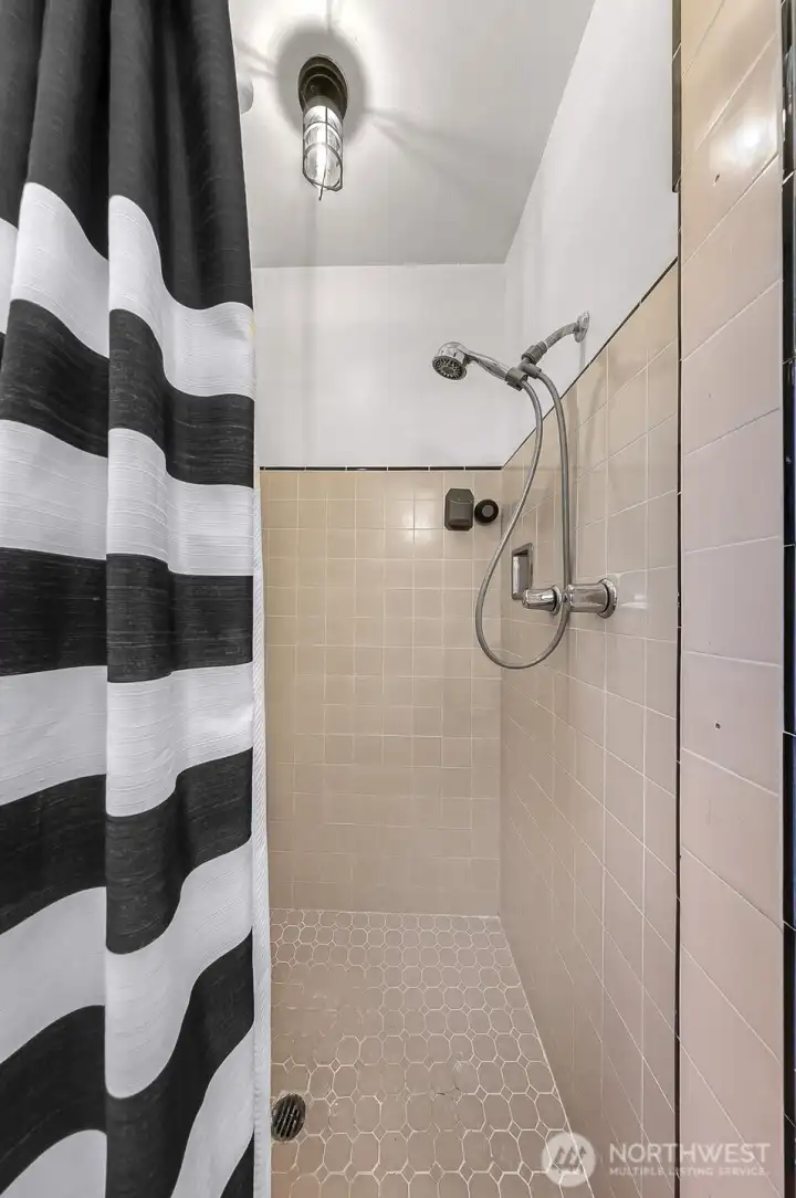 Vintage tile to blend the original with fresh touches.