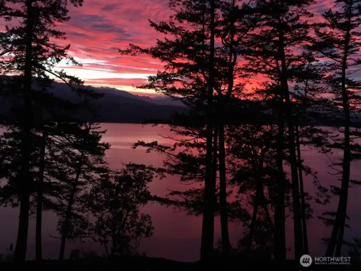 Stunning Sunsets over Discovery Bay/