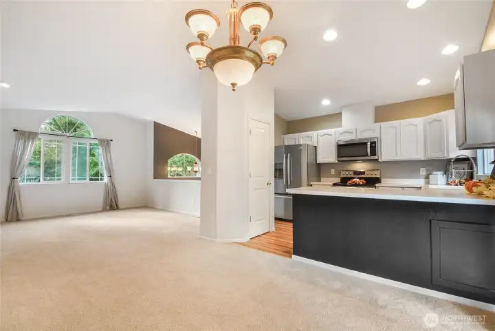 Brand new carpet in whole house!