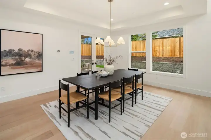 Designated den & dining room