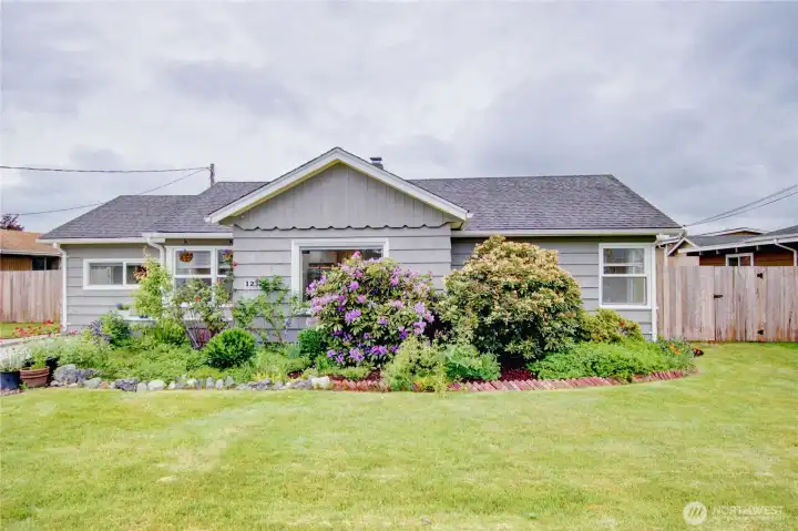 Welcome to 1232 S 18th St., Mount Vernon