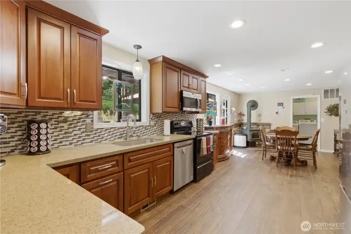 Truly the "Heart of the Home" with an abundance of eating space. Truly the "Heart of the Home" with an abundance of eating space.
