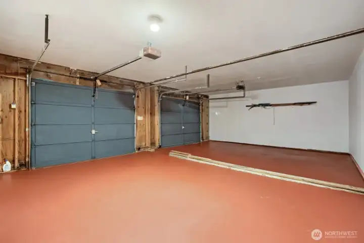 2-Car Garage/520 sqft 2-Car Garage/520 sqft