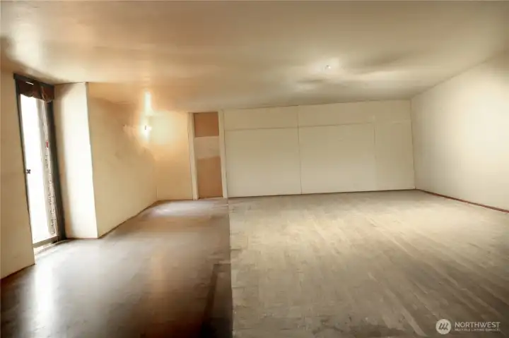Living room w/o wall