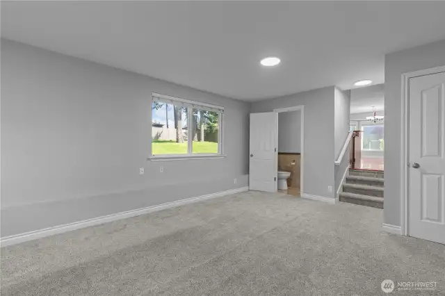 Large Bonus Room w/Powder Bath