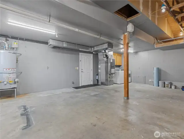 Oversized 572 sq ft garage
