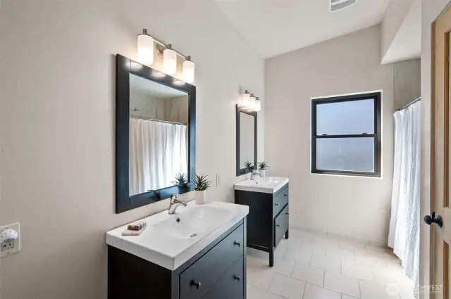 Full bathroom on 2nd level.