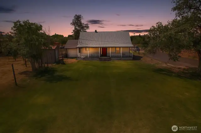 Virtual twilight photo