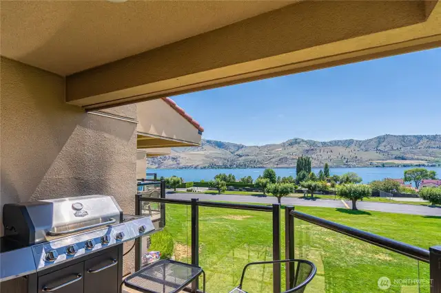 Tiled Deck w/bbq and new railing