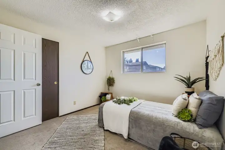 2nd bedroom