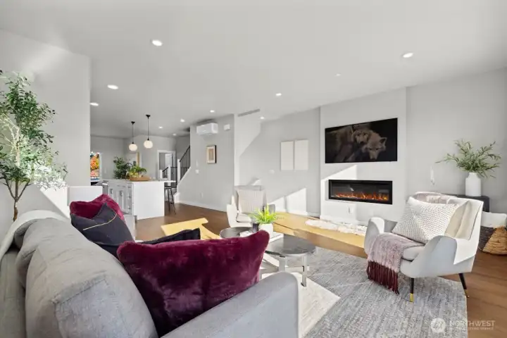 Photographs are for illustrative purposes only. Features, finishes, interior/exterior colors, landscaping and floorplan shown may vary from actual homes built.