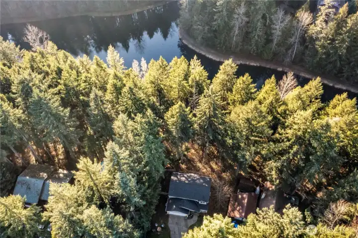 Tranquil Horseshoe Lake is just out your back door