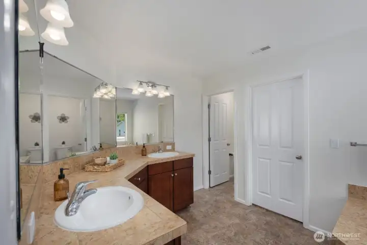 5 piece ensuite bathroom