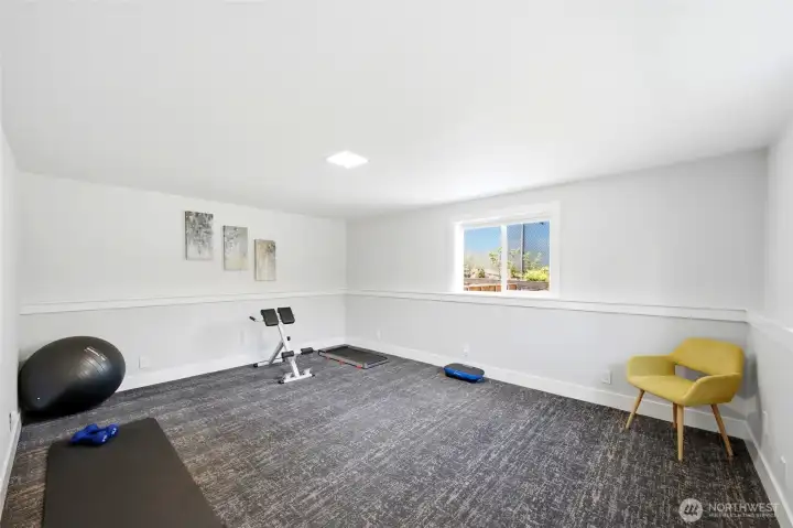 Versatile bonus room for hobbies, recreation, or additional living space. Versatile bonus room for hobbies, recreation, or additional living space.