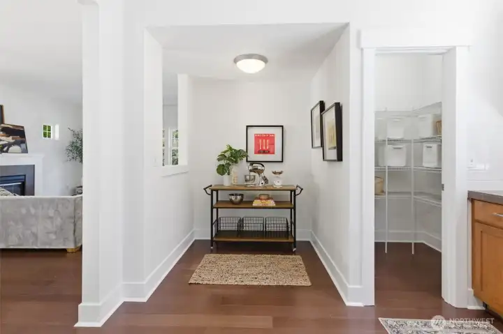 A walk-in pantry! And a handy extra flex area that could be a breakfast nook or a workspace off the kitchen. A walk-in pantry! And a handy extra flex area that could be a breakfast nook or a workspace off the kitchen.