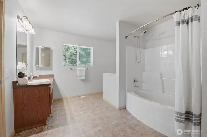 Primary bath