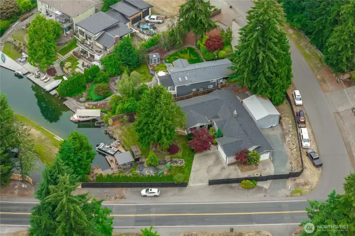 Overview of this great property and layout. Fenced on all sides except water.