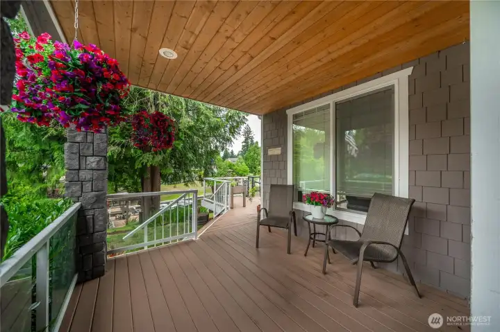 Fully enclosed soffits and great place for peace to enjoy a good book!
