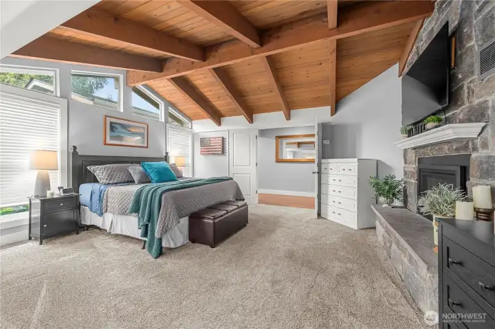 Light & bright escape from the rest of the house!! "King size bed"