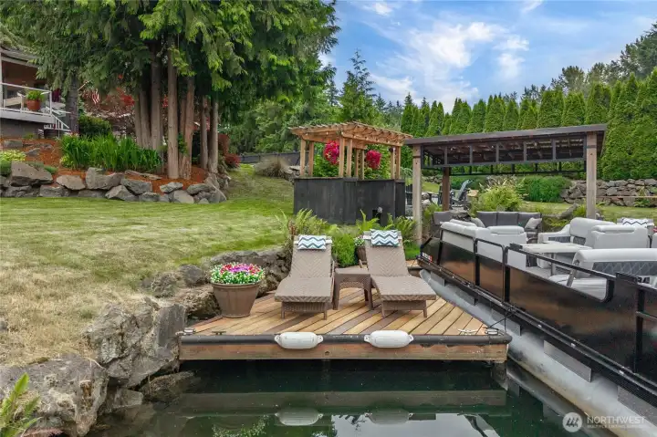 A slice of paradise and the end of the canal.