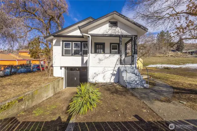 This precious craftsman could not get any better!  Don Morse park is just one block to the west of this newly remodeled house waiting for you to call it home.